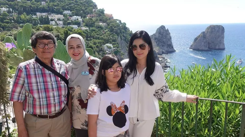 Annisa Pohan dan ibunda © Instagram Annisa Pohan dan ibunda © Instagram