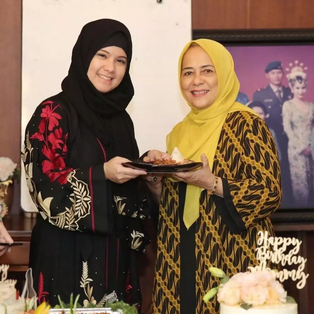 Annisa Pohan dan ibunda © Instagram Annisa Pohan dan ibunda © Instagram