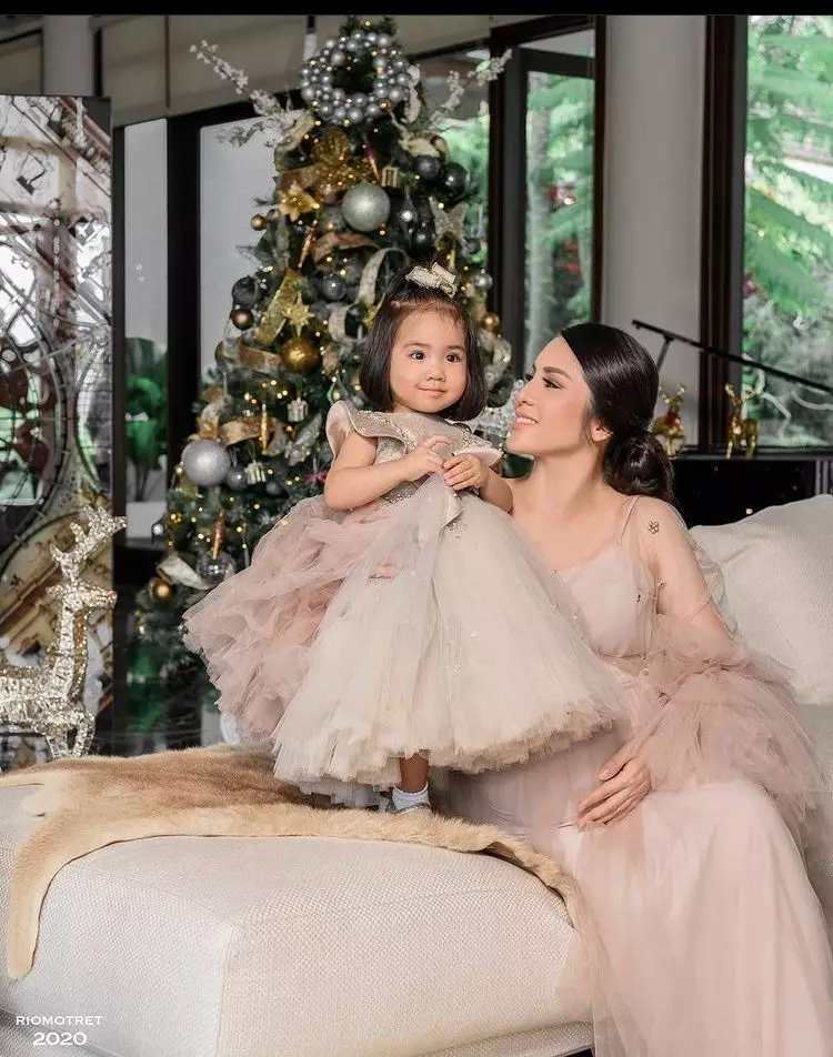 Dekorasi rumah seleb jelang Natal © 2020 brilio.net