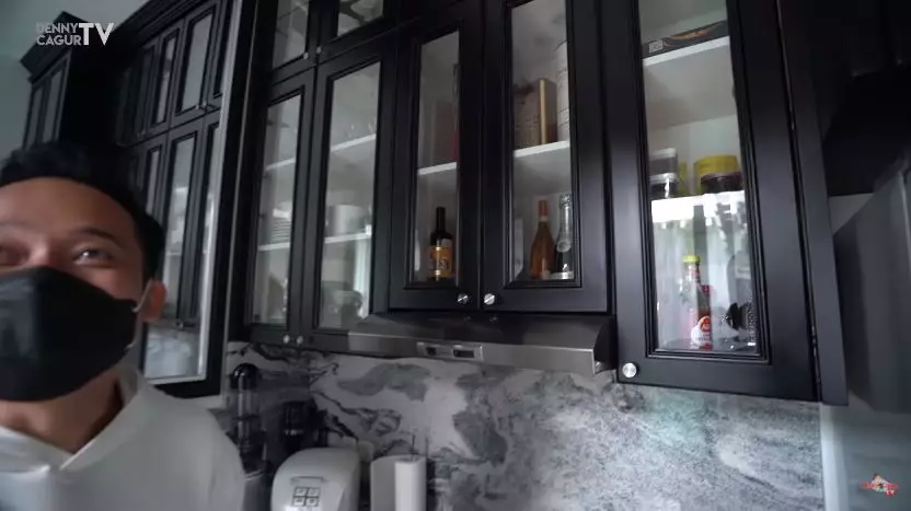 penampakan dapur nikita mirzani © YouTube
