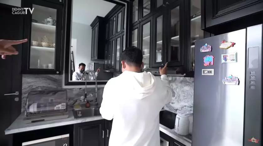 penampakan dapur nikita mirzani © YouTube