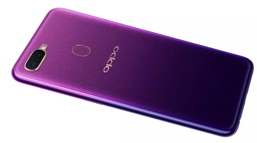 harga HP Oppo F9 © oppo.com