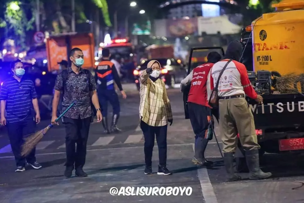 Potret Tri Rismaharini turun ke jalan © 2020 brilio.net