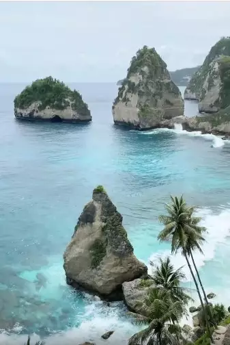 Via Vallen nikmati Nusa Penida © Instagram Via Vallen nikmati Nusa Penida © Instagram
