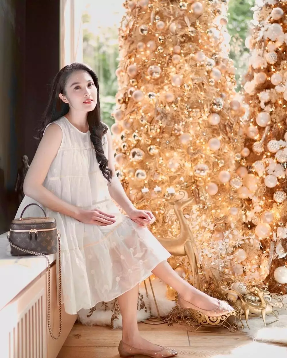 OOTD Sandra Dewi jelang Natal © Instagram