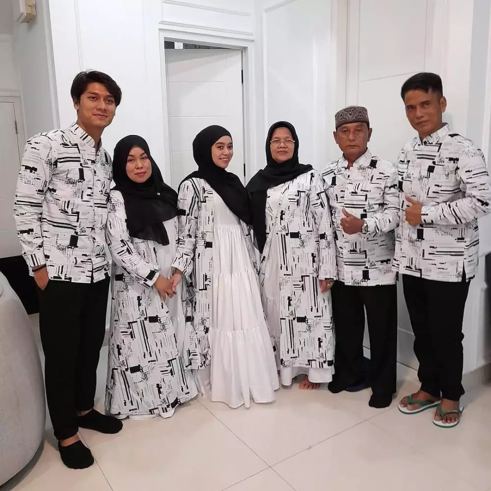 Lesti & Rizky Billar adakan pertemuan keluarga Instagram