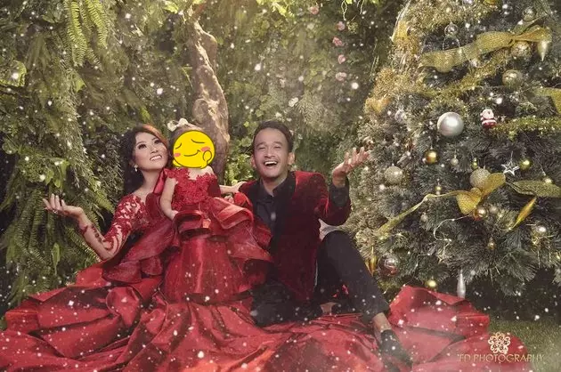 pemotretan Natal keluarga Ruben © 2020 brilio.net