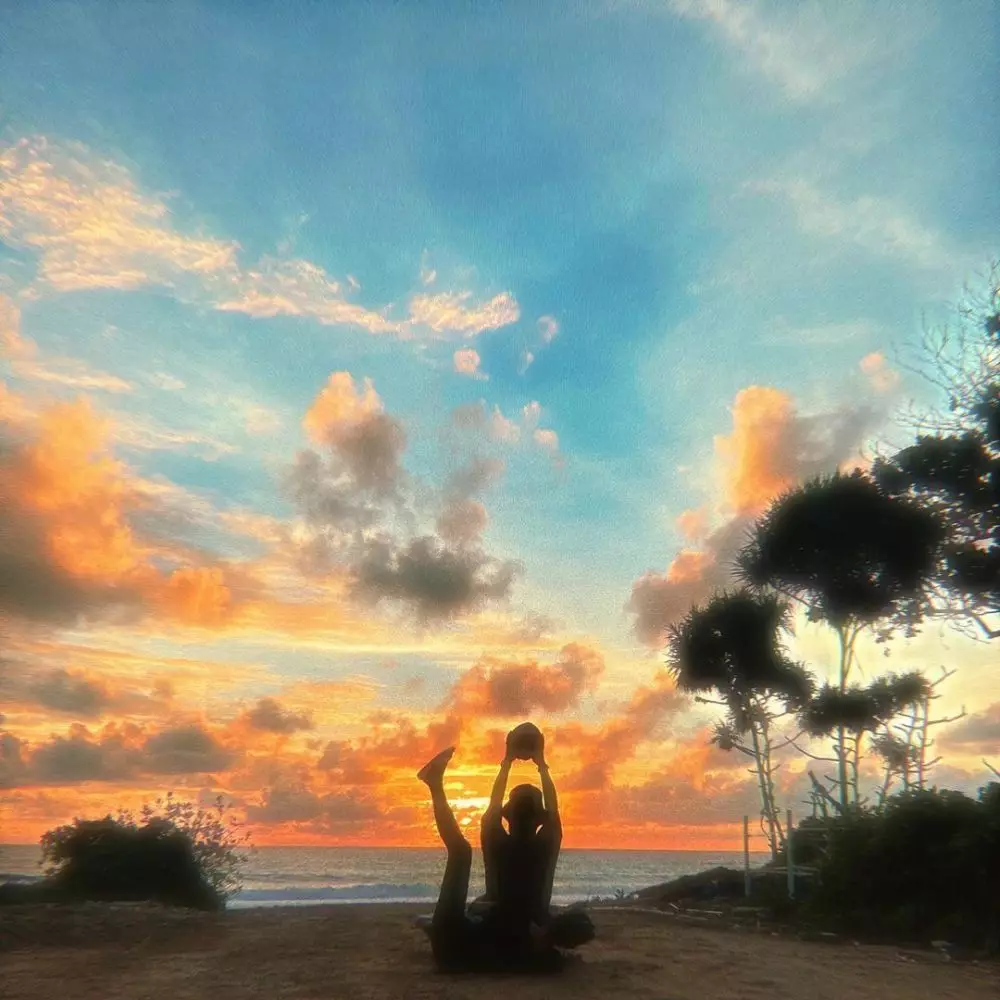 Potret Isyana dan Rayhan honeymoon © 2020 brilio.net