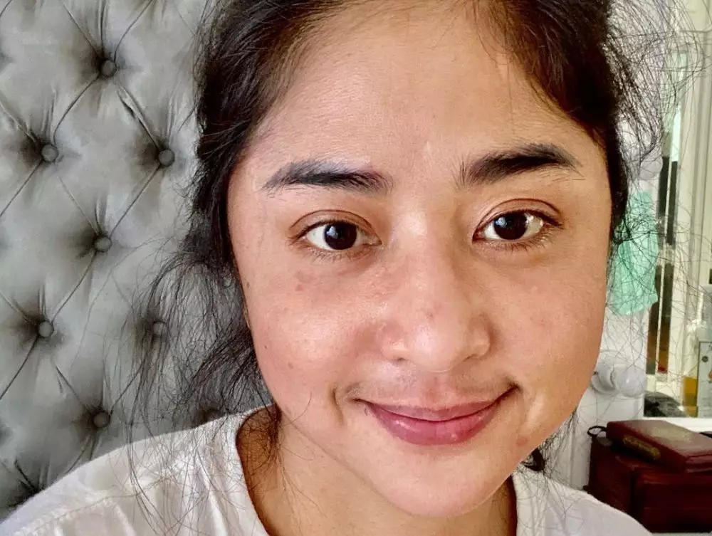 potret terbaru Dewi Perssik COVID-19 istimewa