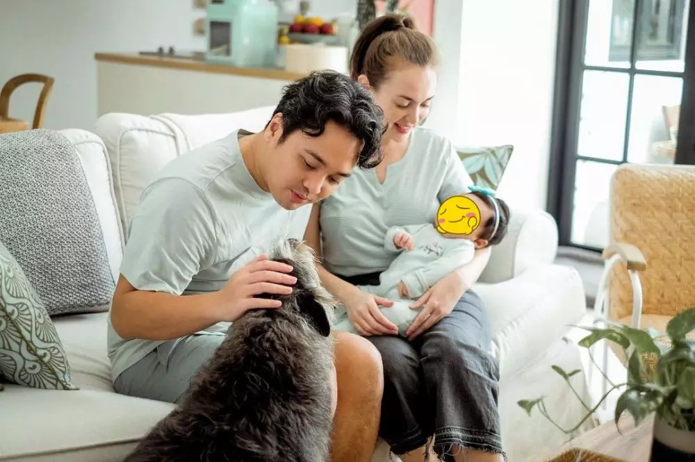 Seleb rayakan Natal dengan anggota keluarga baru © 2020 brilio.net