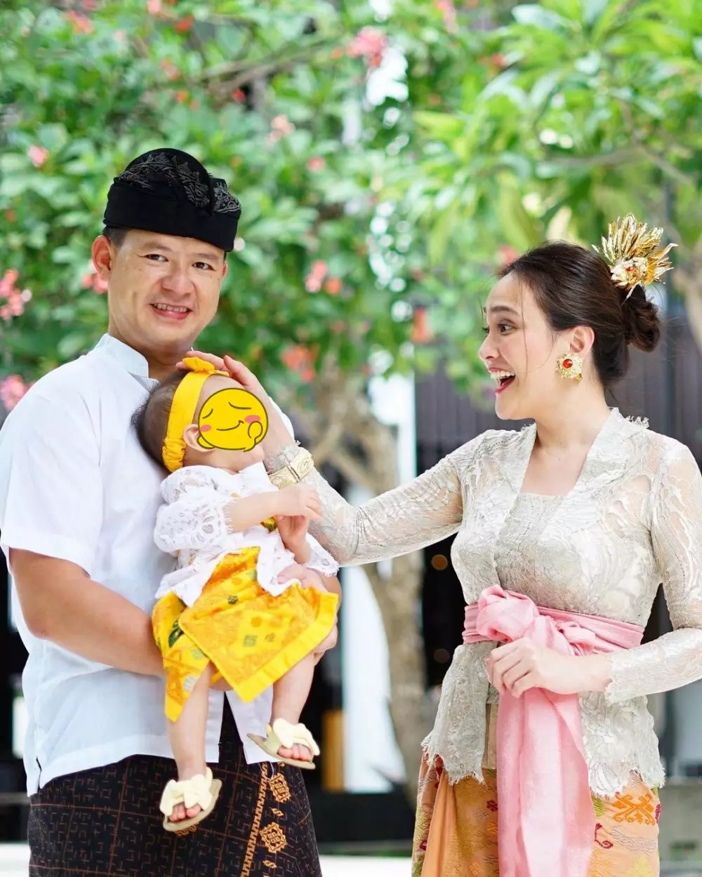 Seleb rayakan Natal dengan anggota keluarga baru © 2020 brilio.net