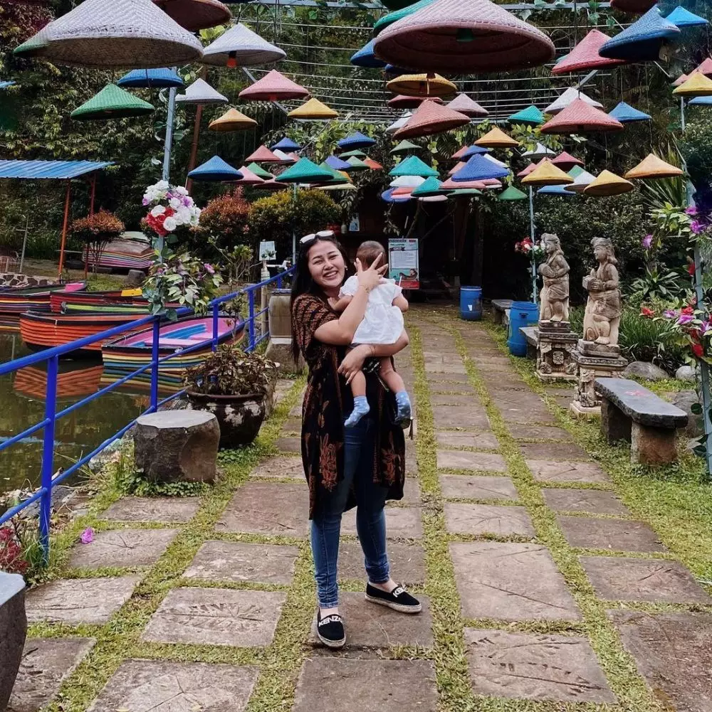 Seleb rayakan Natal dengan anggota keluarga baru © 2020 brilio.net