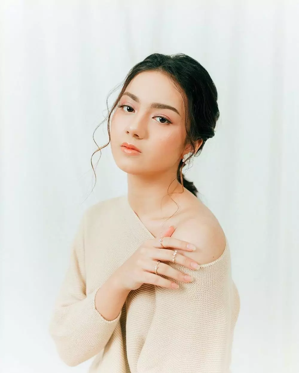 Gaya pemotretan Ersya Aurelia © 2020 brilio.net