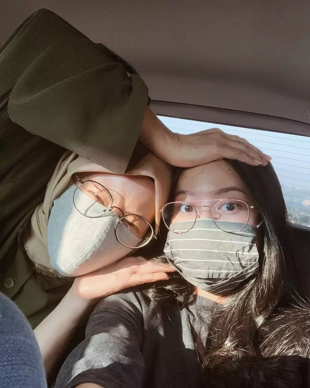 Hanggini dan ibunda © Instagram