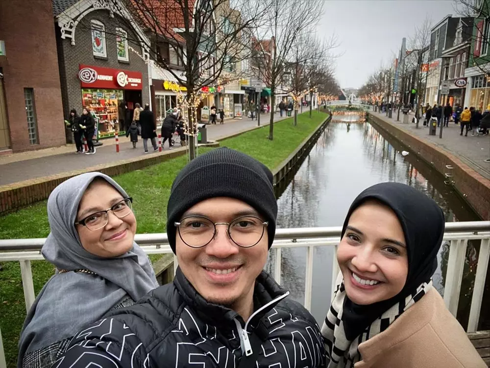 seleb pria dan ibu mertua © Instagram seleb pria dan ibu mertua © Instagram