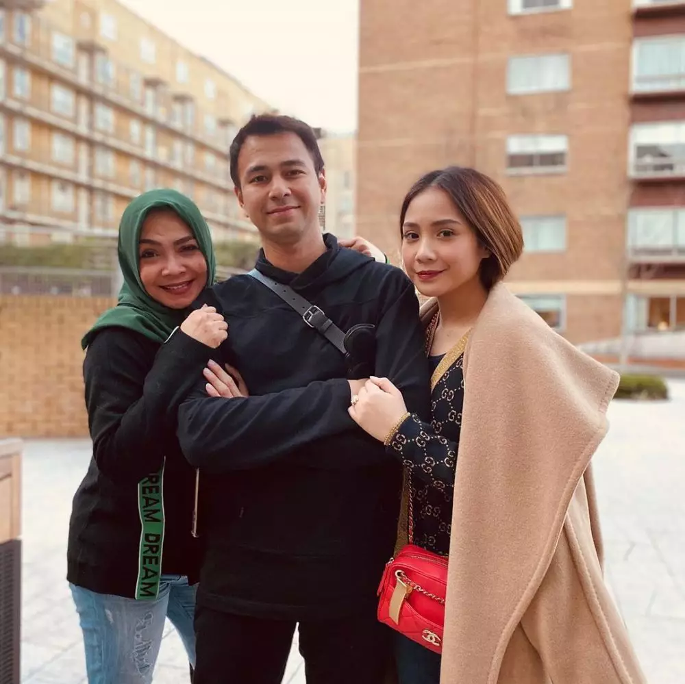 seleb pria dan ibu mertua © Instagram seleb pria dan ibu mertua © Instagram