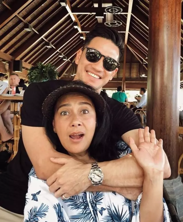 seleb pria dan ibu mertua © Instagram seleb pria dan ibu mertua © Instagram