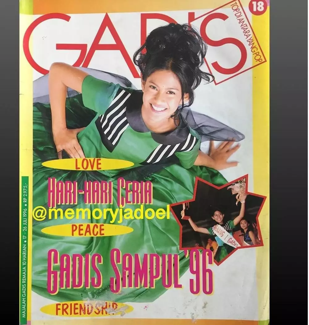 Dian Sastro jadi model majalah jadul © Instagram Dian Sastro jadi model majalah jadul © Instagram