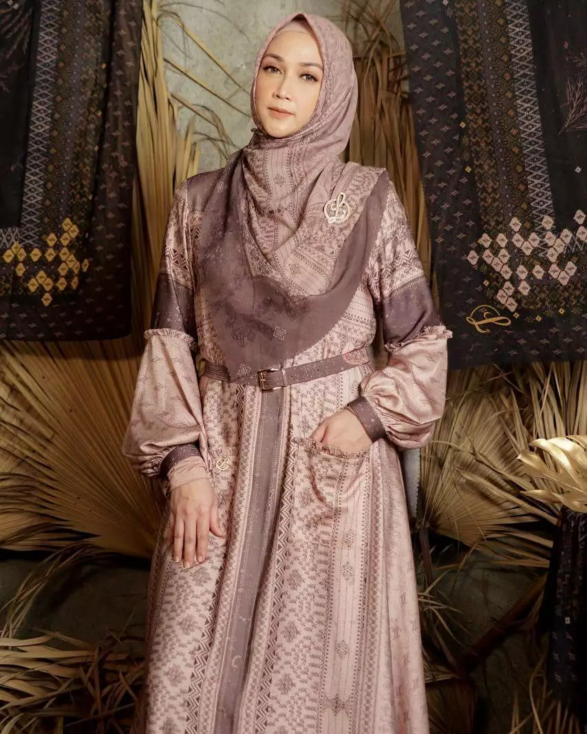 Seleb wanita ini terkenal dengan peran ibu idaman © Instagram