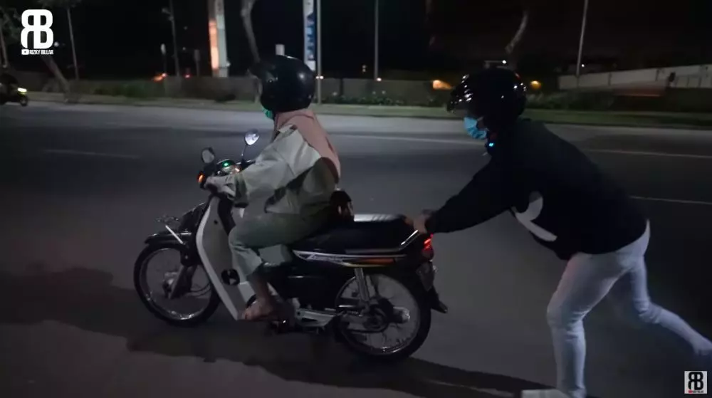 kencan Lesty dan Billar © YouTube