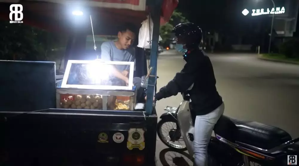 kencan Lesty dan Billar © YouTube