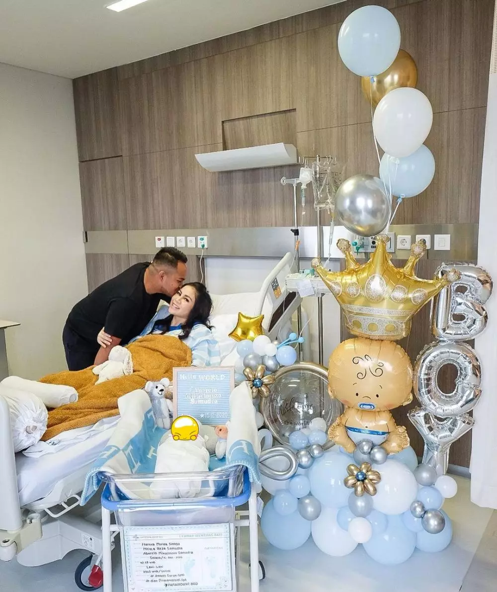 penyambutan Momo usai melahirkan © Instagram penyambutan Momo usai melahirkan © Instagram