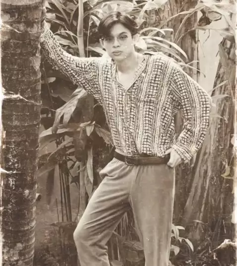 Potret 90-an ala Dinda Hauw dan Rey Mbayang © Instagram