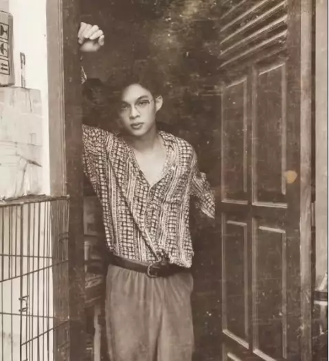 Potret 90-an ala Dinda Hauw dan Rey Mbayang © Instagram