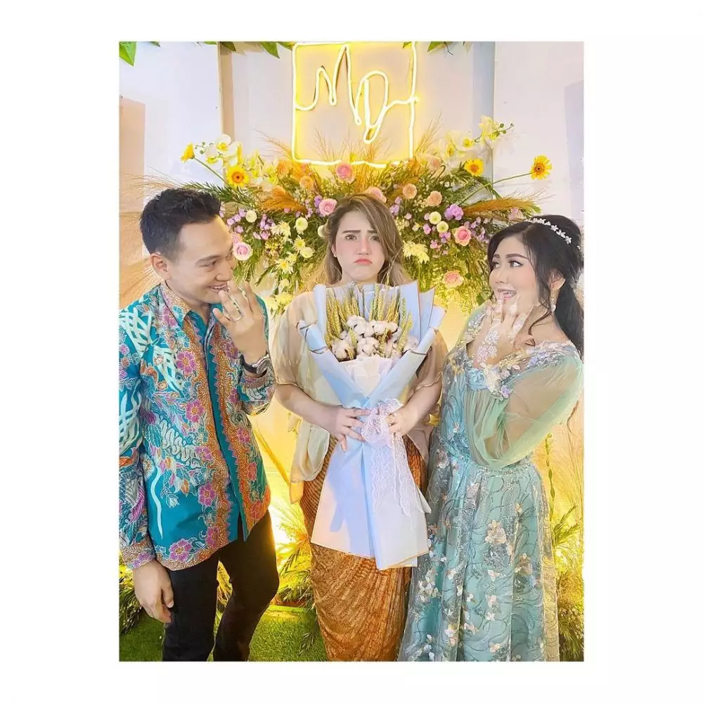 ekspresi Via Vallen curi perhatian Instagram