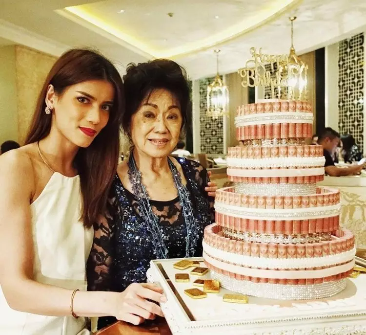 kedekatan sabrina dan calon mertua © Instagram kedekatan sabrina dan calon mertua © Instagram