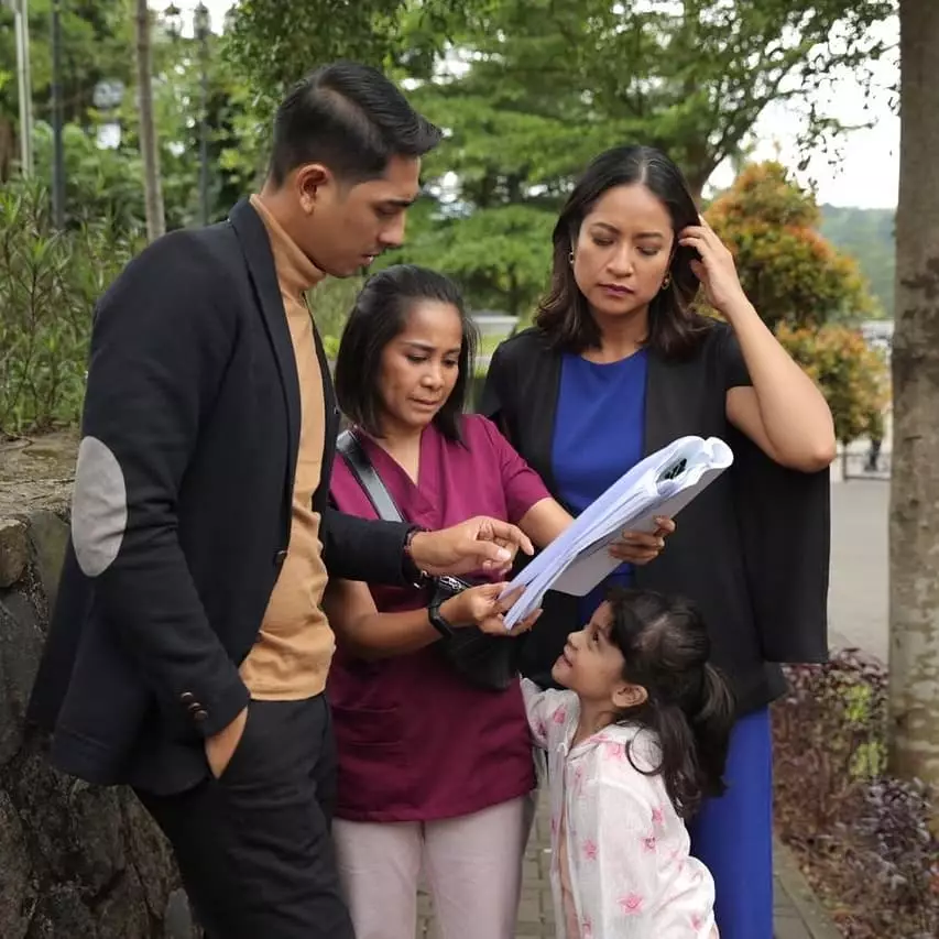 Fara Simatupang 'Reyna' di lokasi syuting Ikatan Cinta © 2020 brilio.net Instagram Fara Simatupang 'Reyna' di lokasi syuting Ikatan Cinta © 2020 brilio.net Instagram