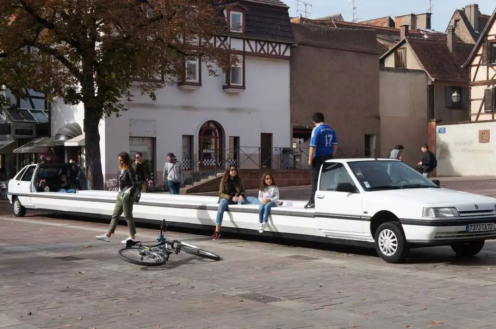 fungsi lain mobil mewah © Instagram