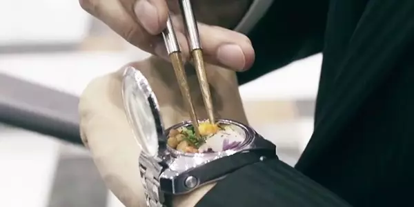 desain jam nyeleneh Berbagai sumber