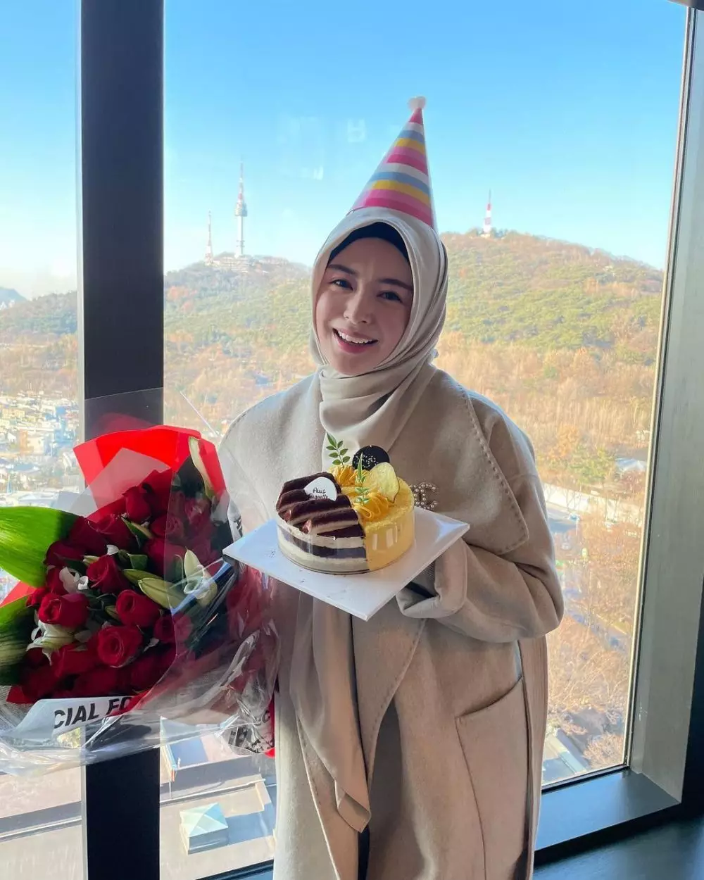 ultah Ayana ke-25 © Instagram ultah Ayana ke-25 © Instagram