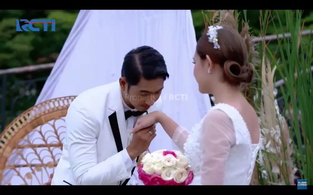 Beda gaya pernikahan Arya Saloka © 2020 brilio.net