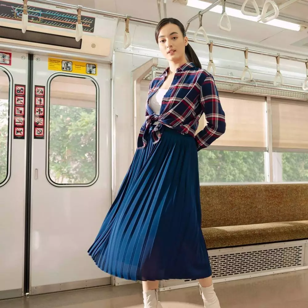 Gaya pemotretan Mawar Eva de Jongh © 2020 brilio.net Gaya pemotretan Mawar Eva de Jongh © 2020 brilio.net