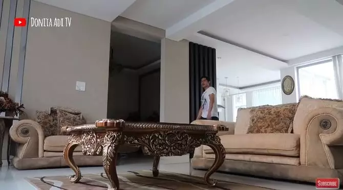 rumah presenter ganteng © YouTube