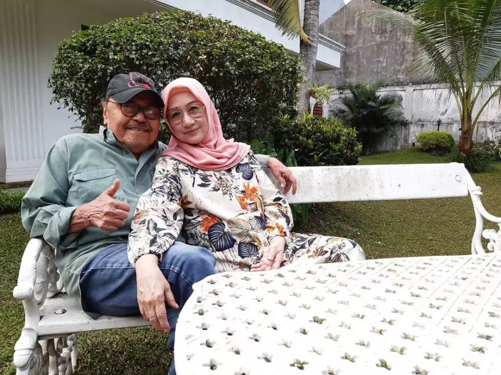 usia pernikahan seleb 30 tahun © Berbagai Sumber