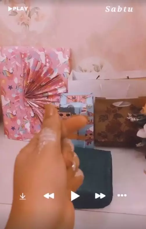 momen pertunangan adik Via Vallen © Instagram