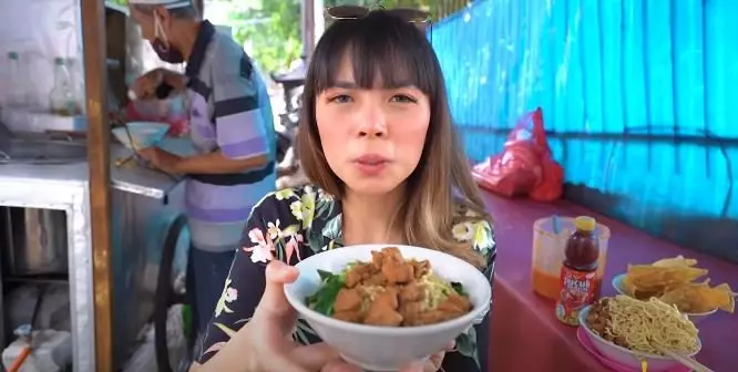 mie ayam konglomerat © YouTube mie ayam konglomerat © YouTube