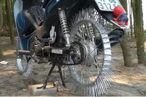 cara absurd pakai paku Berbagai sumber