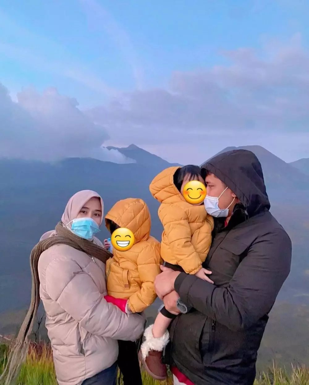 Momen seru liburan Ryana Dea dan keluarga © 2020 brilio.net Momen seru liburan Ryana Dea dan keluarga © 2020 brilio.net