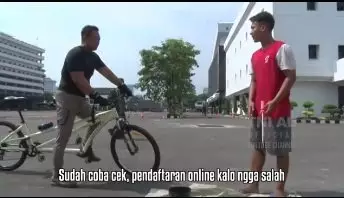 kuli bangunan dibantu daftar TNI Instagram kuli bangunan dibantu daftar TNI Instagram