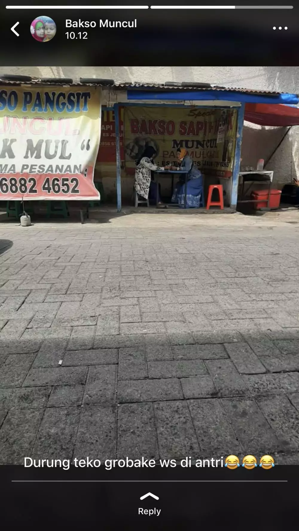 Pengumuman di WA Story pedagang berbagai sumber