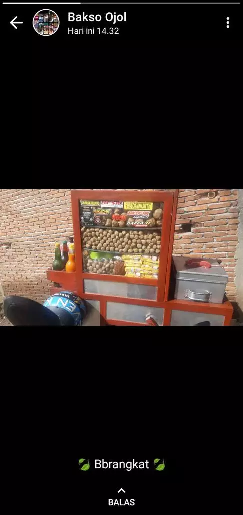 Pengumuman di WA Story pedagang berbagai sumber