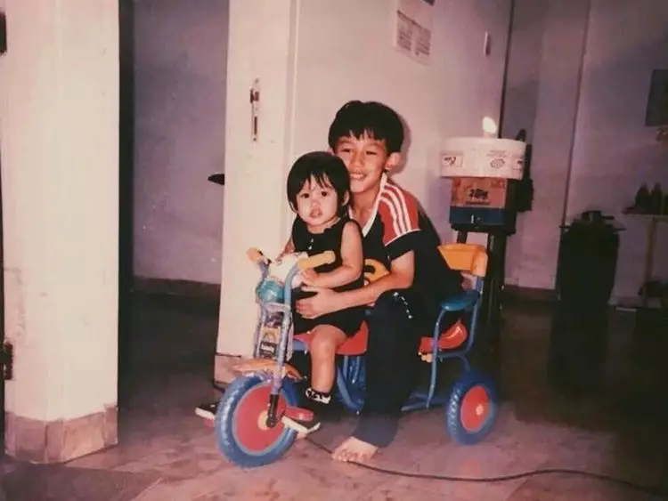 potret masa kecil seleb dan kakak © Instagram