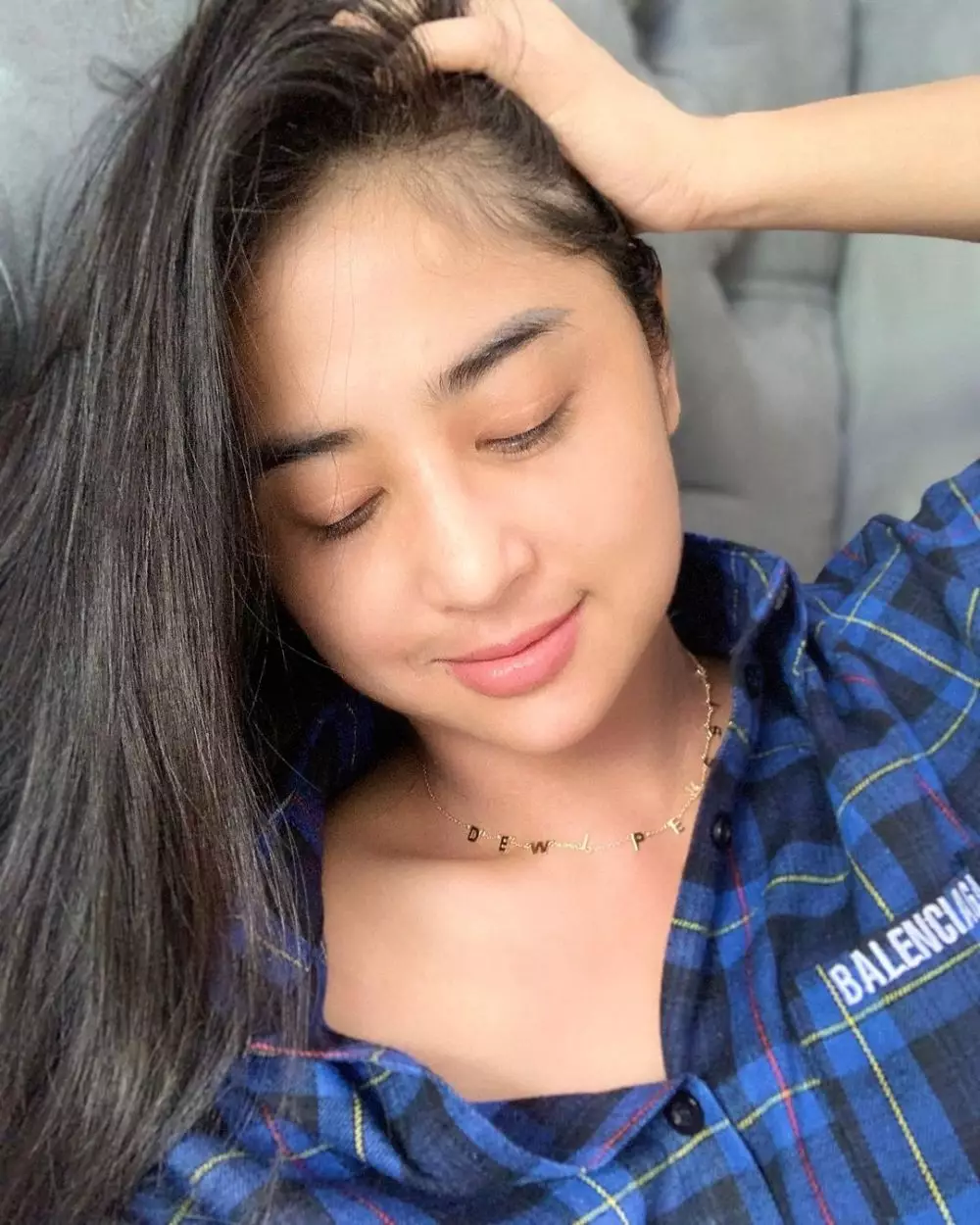 potret terbaru dewi perssik © Instagram