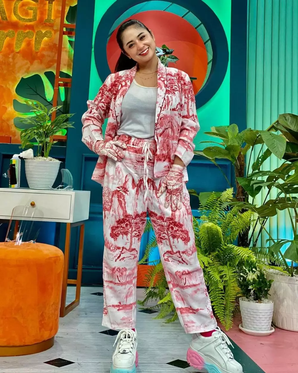 potret terbaru dewi perssik © Instagram