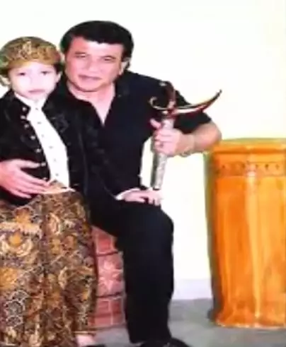 Rhoma dan Adam © YouTube