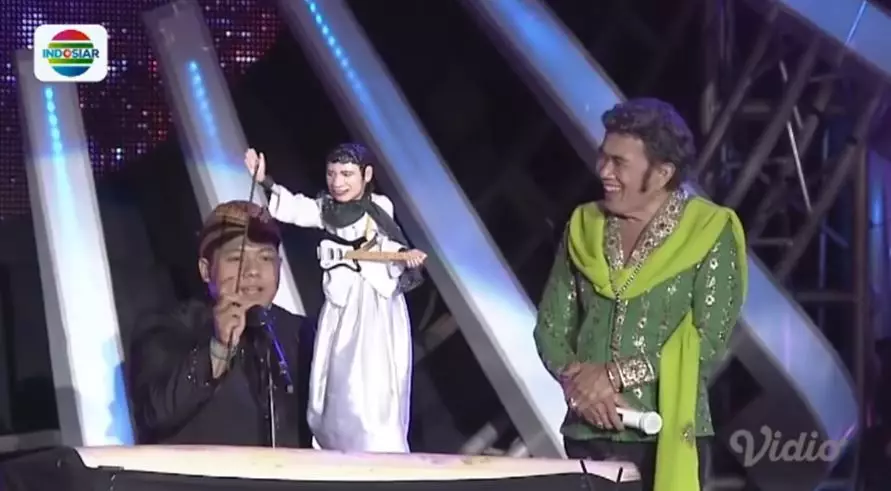 Rhoma dan Adam © YouTube